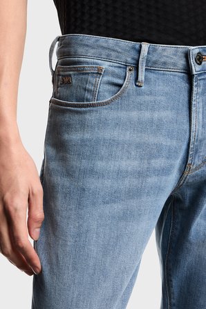 Emporio Armani Erkek Kot Pantolon EM000121 AF22800 MB003