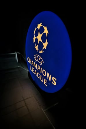 Champions League / Şampiyonlar Ligi Tasarımlı Dekoratif Aydınlatma (24x22cm)
