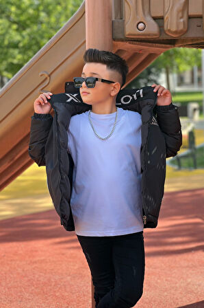 Erkek Çocuk Çıkarılabilir Kapüşonlu Baskılı Yakası Detaylı Kışlık Mont KM3501