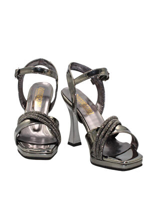 Celira Platin Rugan Taşlı Klasik Topuk Kadın Ayakkabı