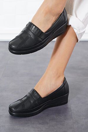 Celira Siyah Günlük Rahat Taban Anne Ayakkabı HS00326