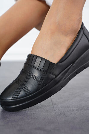 Celira Siyah Günlük Rahat Taban Anne Ayakkabı HS00326