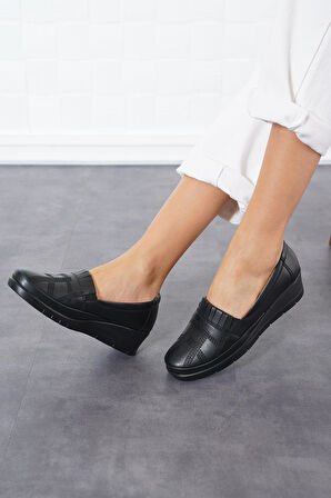 Celira Siyah Günlük Rahat Taban Anne Ayakkabı HS00326