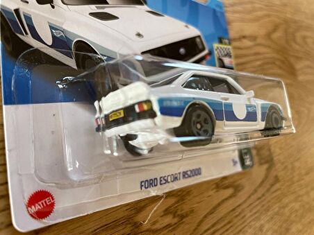 Hot Wheels - Ford Escort RS2000 Yarış Arabaları-HKG25