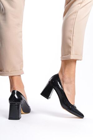 Klasik Topuklu Büyük Numara Kadın Ayakkabı