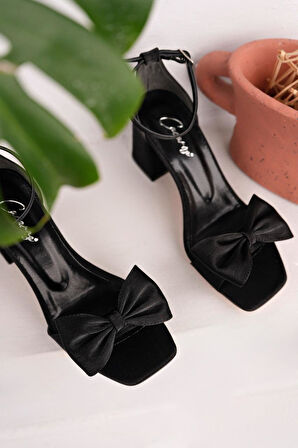 Topuklu Büyük Numara Kadın Saten Fiyonklu Tek Bant Ayakkabı