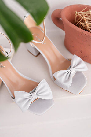 Topuklu Büyük Numara Kadın Saten Fiyonklu Tek Bant Ayakkabı