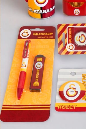 DEKOMUS İLE GALATASARAY 1905 KIRTASİYE SETİ POST-IT,OYUN HAMURU,UÇLU KALEM,AIRPODS KALEMTRAŞ