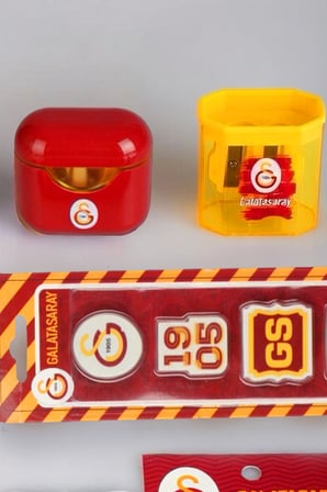 DEKOMUS İLE GALATASARAY 1905 KIRTASİYE SETİ POST-IT,OYUN HAMURU,UÇLU KALEM,AIRPODS KALEMTRAŞ