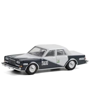 Greenlight 1/64 1984 Dodge Diplomat