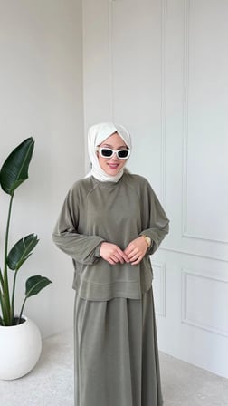 Lily Model İthal Pike Kumaş Bilek Büzgü Detaylı Kadın Takım