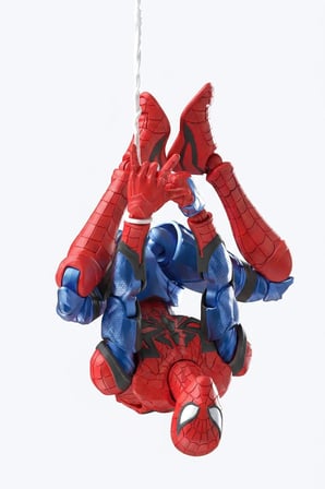 Marvel Rivals Spider-Man Figürü - 83 Parça Hareketli Yapım Seti (14.7 cm, Lisanslı)