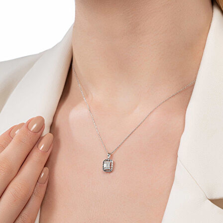 0,20 Karat Efektli Baget Pırlanta kolye 