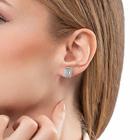 1,33 Karat Pırlanta Baget Küpe 