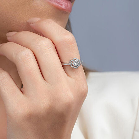 0,38 Karat Fantezi Pırlanta Yüzük 