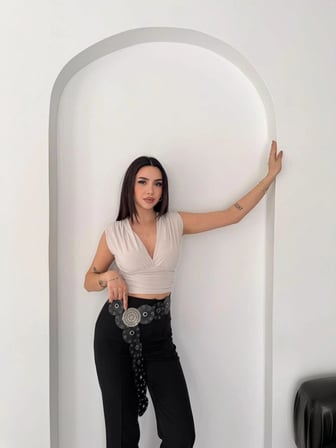 Linum Kadın Vatkalı Kolsuz V Yaka Drapeli Crop Bluz Likralı Fit - Boyalı Gri