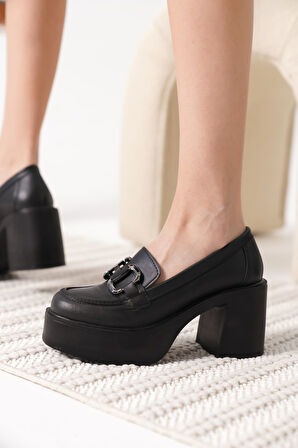 Ecilef Siyah Gümüş Tokalı Kadın Loafer