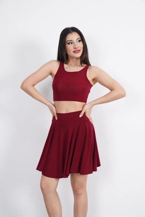 Selena Sendy Kumaş Bisiklet Yaka Crop Şortlu Etekli İkili Takım – Bordo