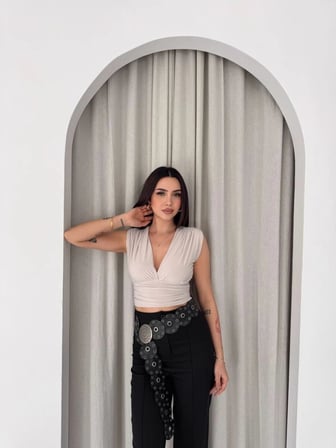 Linum Kadın Vatkalı Kolsuz V Yaka Drapeli Crop Bluz Likralı Fit - Boyalı Gri