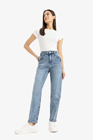 DeFacto Lina Comfort Mom Normal Bel Düz Paça Jean Kar Yıkamalı Pantolon D8209AX25SPNM28