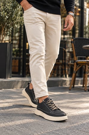Losta Erkek Siyah Deri Sneaker - Kalın Bej Tabanlı & Desen Detaylı Günlük Ayakkabı