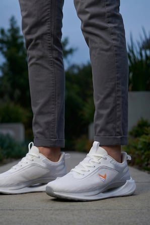 Air-Stride Pro: Erkek Ultra Hafif Koşu ve Günlük Yürüyüş Ayakkabısı - Kristal Beyaz