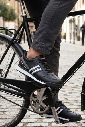 Premium Serisi Siyah Beyaz Çizgili Unısex Sneaker – Günlük Spor Ayakkabı