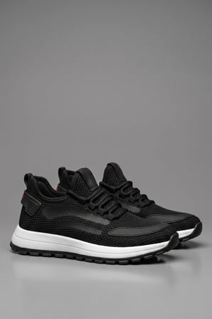 StratoMesh Siyah Kalın Tabanlı Erkek Spor Ayakkabı – Rahat Günlük Sneaker
