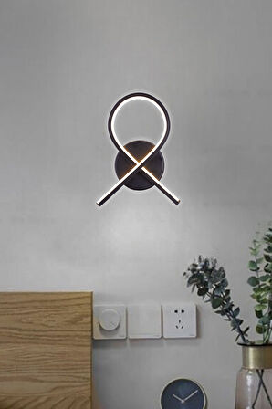 Kurdela Siyah Boyalı 3 Renkli Led Aydınlatmalı Aplik