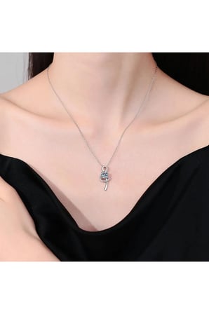 Pure Diamonds Sol Anahtarı Kadın Kolye | Gümüş Zincir | Zarif & Işıltılı Tasarım