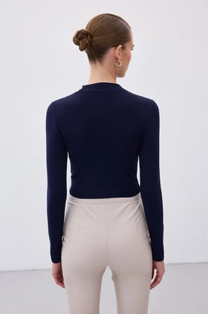Yarım Balıkçı Yaka Triko Body