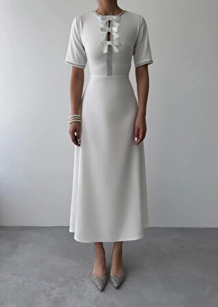 Wera Taşlı Fiyonk Detaylı Elbise