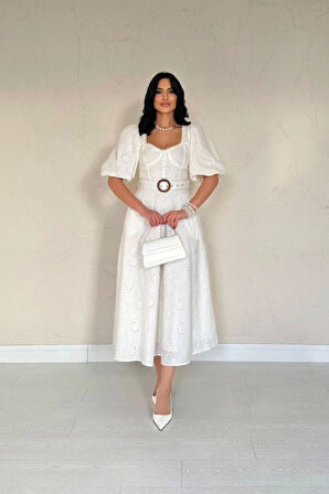 Ekru Göğüs Kup Detaylı Kemerli Brode Elbise