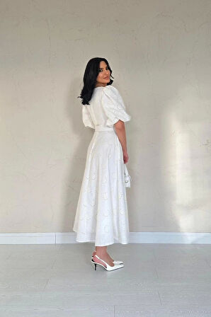 Ekru Göğüs Kup Detaylı Kemerli Brode Elbise