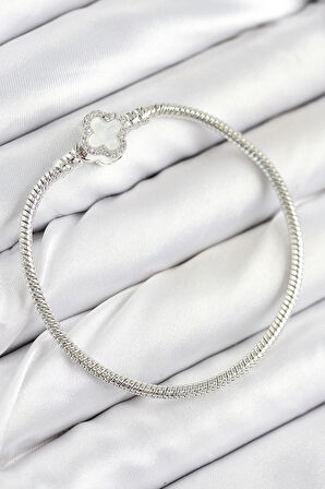 Pirinç Charm Zirkon Taşlı Yonca Model Gümüş Renk Kadın Bileklik