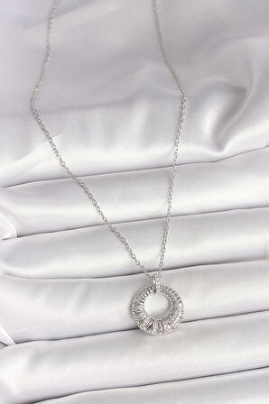 316L Çelik Gümüş Renk Zincir Zirkon Taş İşlemeli Daire Model Kadın Kolye