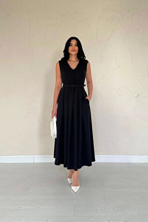 Siyah Önü Britli Pileli Elbise