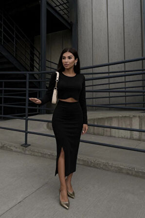 Kadın Uzun Kollu Bisiklet Yaka Kısa Krop Dalgıç Bluz Ile önden Yırtmaçlı Uzun Etek Ikili Takım