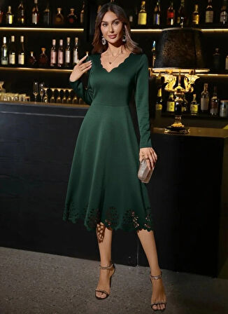 Kadın Uzun Kollu V Yakalı Lazer Kesim Detaylı Midi Ithal Krep Elbise