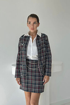 Siyah Önü Açık Ceket Ve Eteği Zincirli Takım