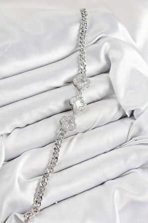 Pirinç Zirkon Taşlı Yonca Model Gümüş Renk Kadın Bileklik