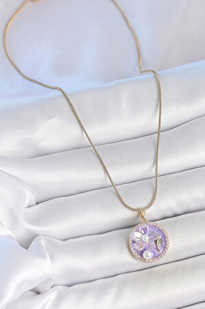 316L Çelik Gold Renk Zincir Zirkon Taşlı Mor Mineli Çiçek İşlemeli İnci Detay Portre Model Kadın Kolye