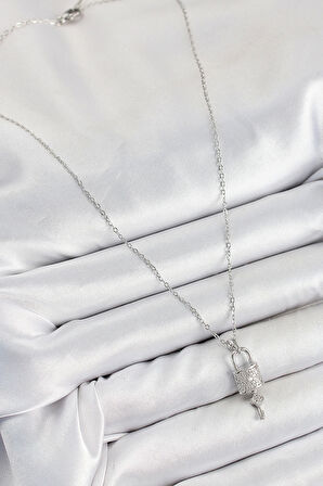 316L Çelik Zirkon Taşlı Kilit Ve Sallantılı Anahtar Model Gümüş Renk Kadın Kolye