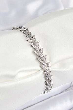 Pirinç Zirkon Taşlı Sıralı Ok Model Gümüş Renk Kadın Bileklik