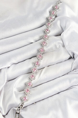 Pirinç Zirkon Taşlı Pembe Yonca Baget Model Gümüş Renk VIP Seri Kadın Bileklik