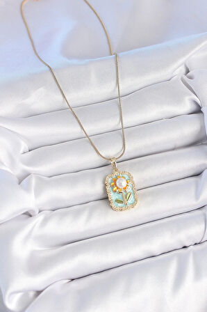 316L Çelik Gold Renk Zincir Mavi Mineli İncili Papatya İşlemeli Portre Model Kadın Kolye