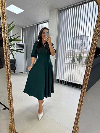 Kadın Kısa Kollu Bisiklet Yaka Fiyonk Broşlu Midi Janjan Krep Elbise