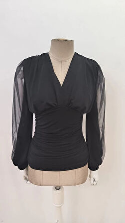 Kadın Uzun Yırtmaç Tül Detaylı Derin V Yakalı Sandy Bluz