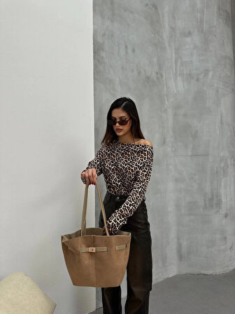 Kadın Leopar Desenli Düşük Omuzlu Bluz