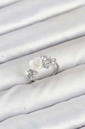 Pirinç Gümüş Renk Çiçek Model Zirkon Taşlı Kadın Yüzük